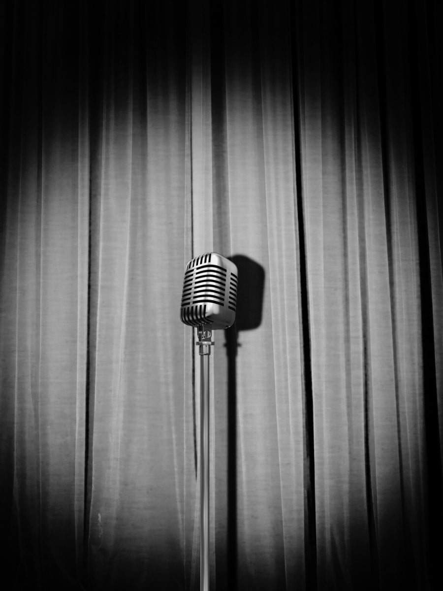 évènements stand up comedy La Plume & Le Marteau - agence de conception rédaction humoristique marseille