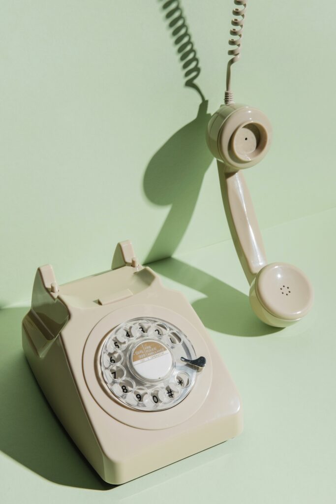 contact téléphone mail la plume et le marteau